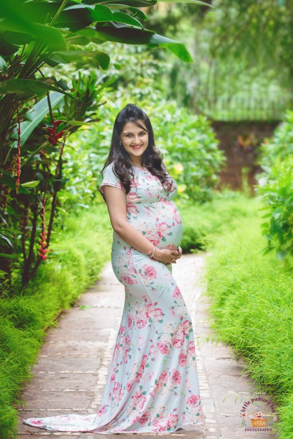 Best maternity photographer in bangalore